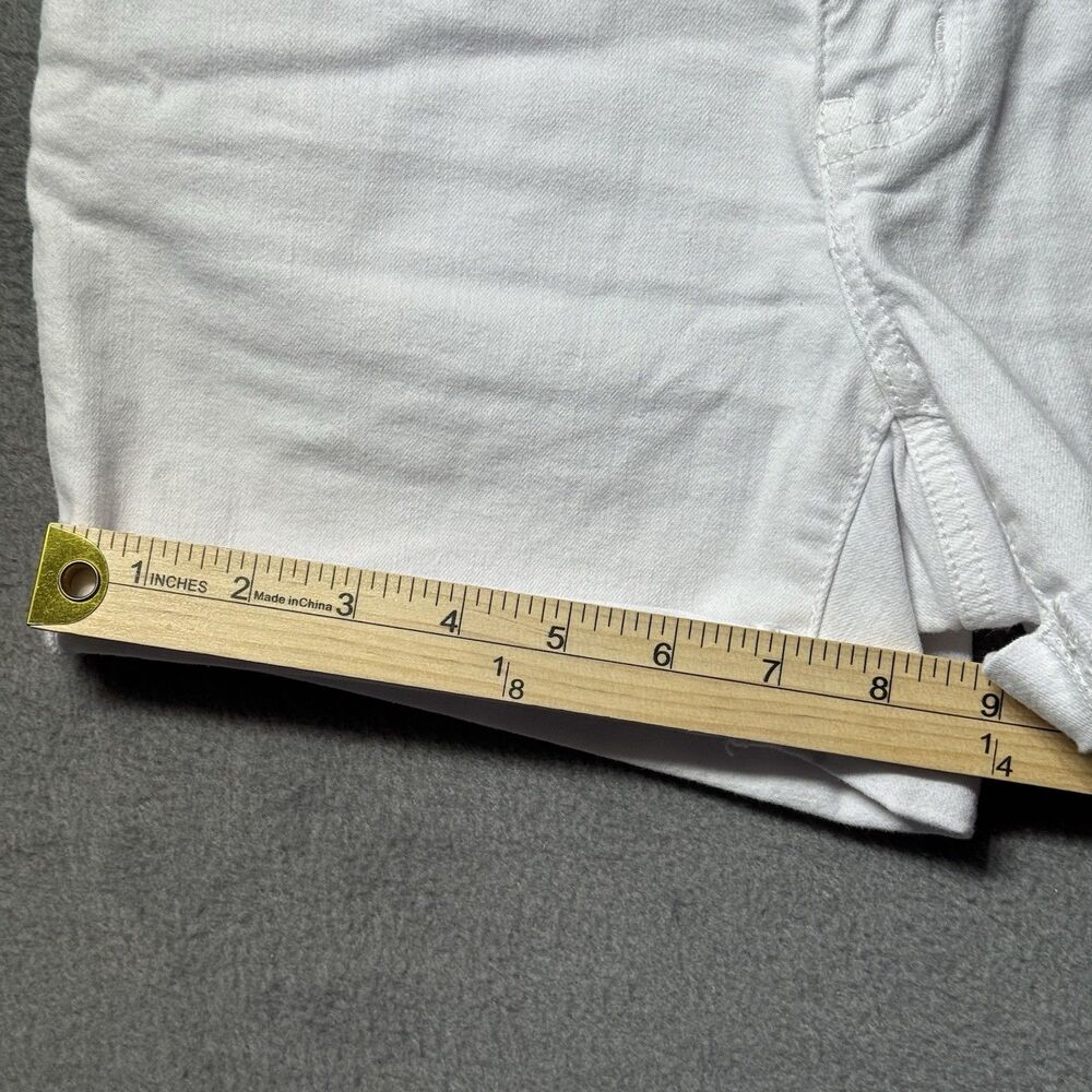 SO Womens 5 Low Rise Midi Shorts White Cuffed Stretch Denim Casual Summer NWT - Picture 11 of 11
